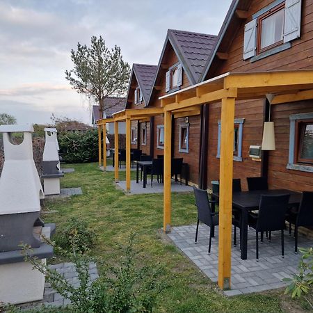 Domki Rekin Podgrzewany Basen Z Brodzikiem Oraz Klimatyzacja Rewal Exterior foto